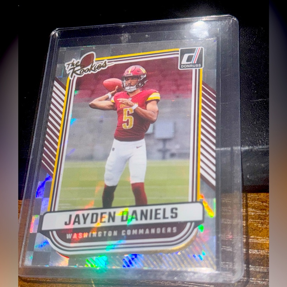 Jayden Daniels ROY rookie investment card checkered, refractor the rookies